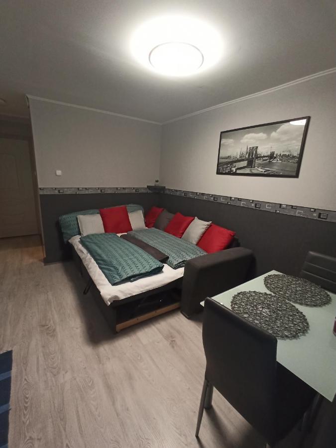 哈卡尼Angi Apartman- Nagyszeru Elhelyezkedes, Vendegkozpontu Szallashely-Szolgaltatas公寓 外观 照片