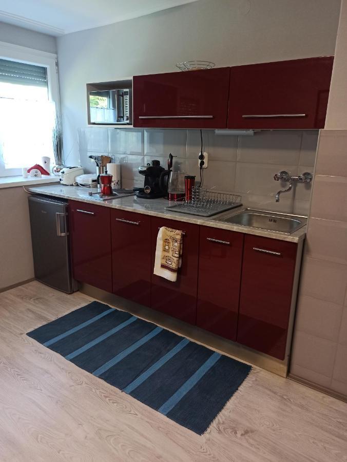 哈卡尼Angi Apartman- Nagyszeru Elhelyezkedes, Vendegkozpontu Szallashely-Szolgaltatas公寓 外观 照片