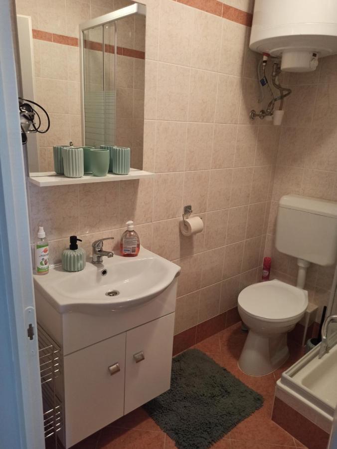 哈卡尼Angi Apartman- Nagyszeru Elhelyezkedes, Vendegkozpontu Szallashely-Szolgaltatas公寓 外观 照片